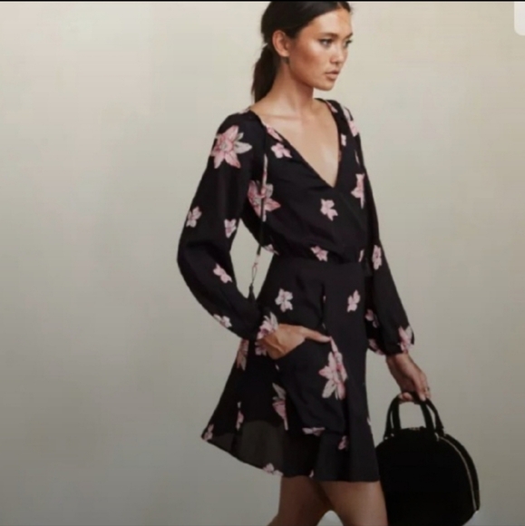 EUC Reformation Misha Floral Pocket Dress - Picture 2 of 9